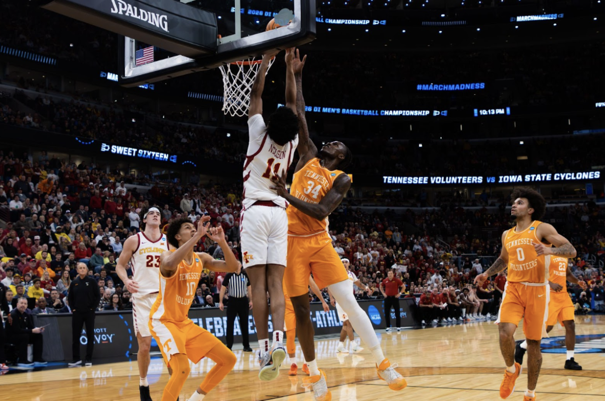 Vols Silence Cyclones, Advance to Elite Eight